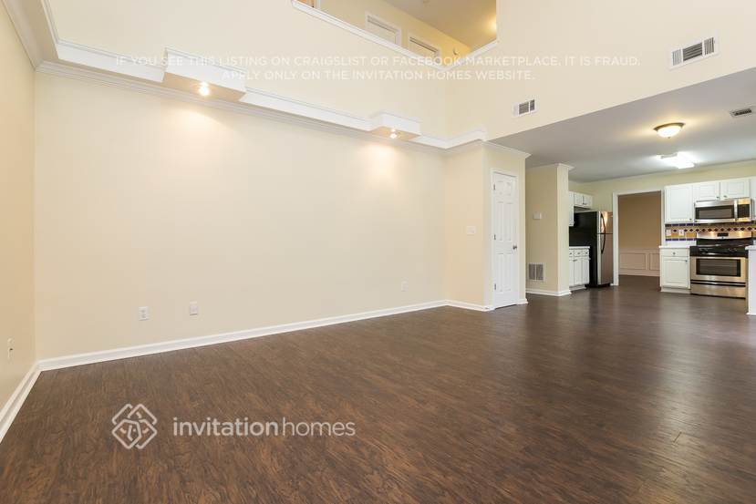 Building Photo - 2105 Westwind Dr