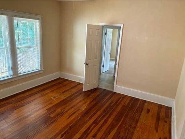 Building Photo - Historic Home in Historic Sought after New...