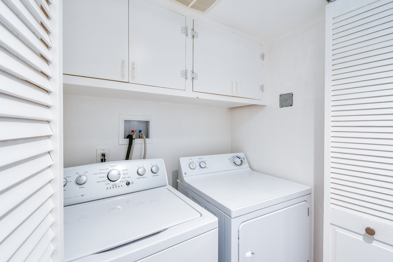 Building Photo - 7301 Vista del Mar