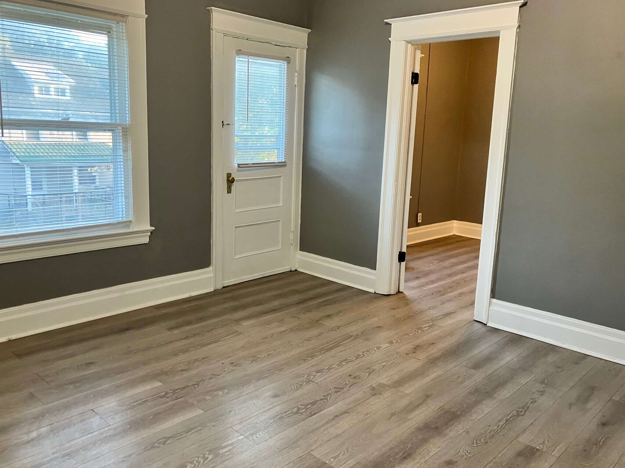 Living room, to balcony - 256 Weyl St