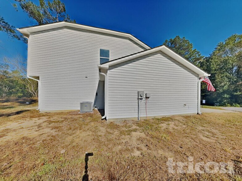 Building Photo - 35 Drake Cir