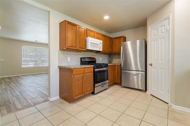 Building Photo - 401 Spruce Dr