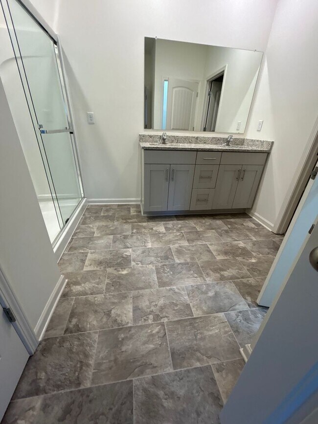 Building Photo - Newly Constructed Community Just 35 Minute...