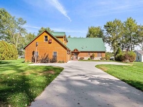 Building Photo - 1905 E 750 S