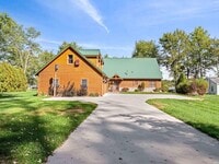 Building Photo - 1905 E 750 S