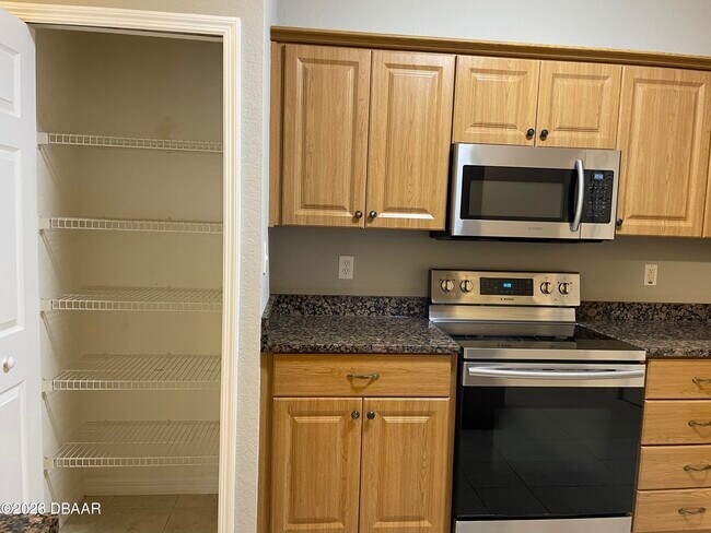 Building Photo - 830 Airport Rd