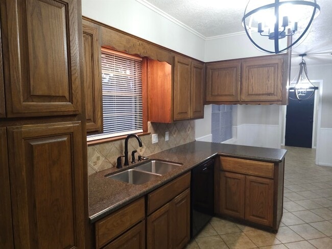 Building Photo - 3008 Tipps Dr