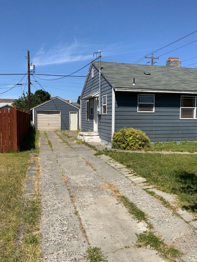 Building Photo - 2 bed 1 bath Home for Rent in Ephrata