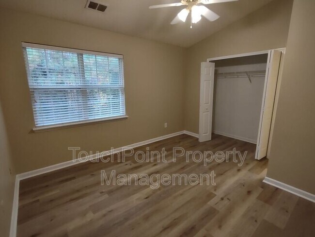 Building Photo - 10215 Reindeer Way Ln