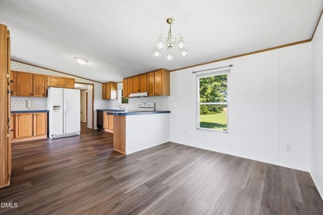 Building Photo - 1385 Live Oak Rd
