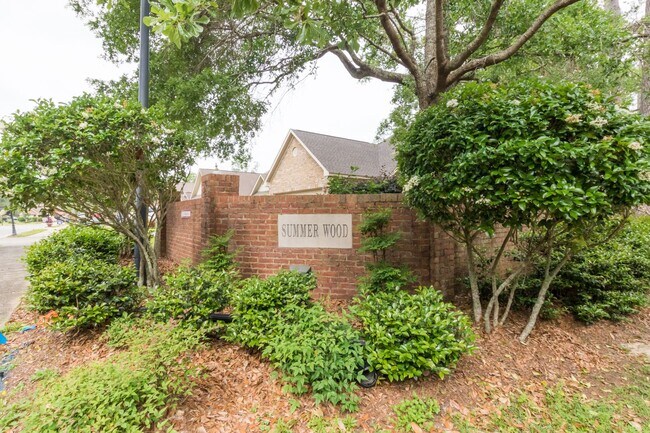 Building Photo - 6149 Madison Dr