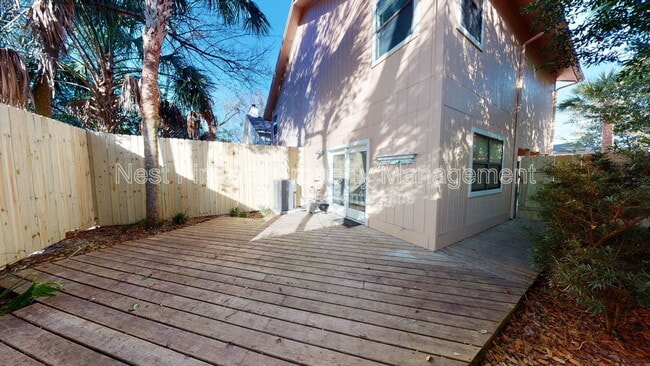 Building Photo - 124 Magnolia St