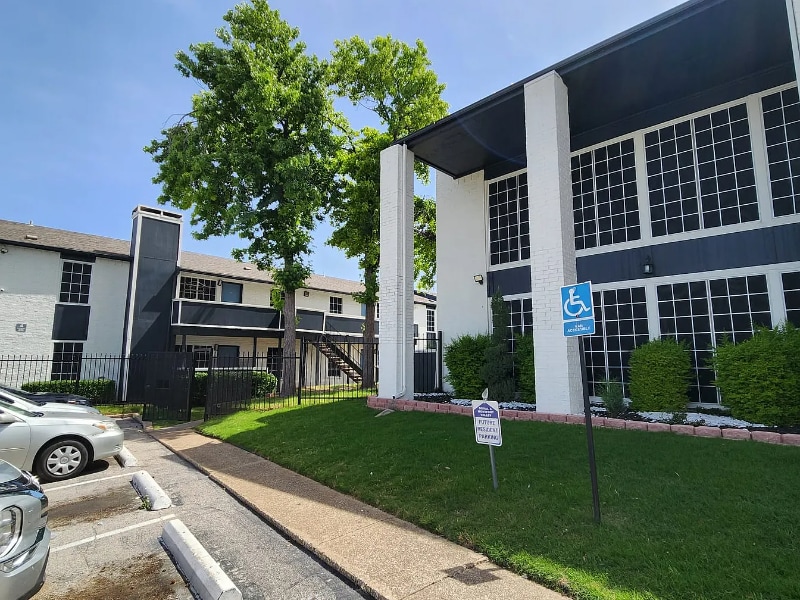 Building Photo - 13740 Montfort Dr