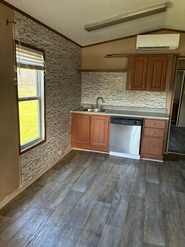 Building Photo - 841 State Hwy 75 N