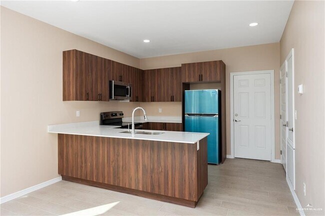 Building Photo - 7 N Spruce St