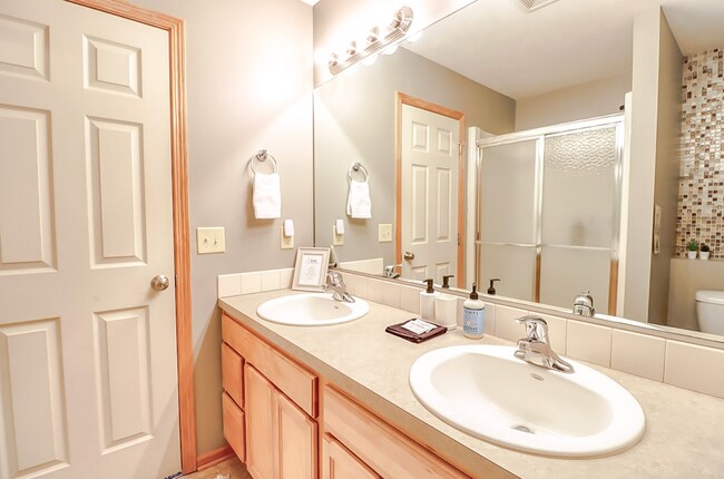 Building Photo - 3530 McLaughlin Dr