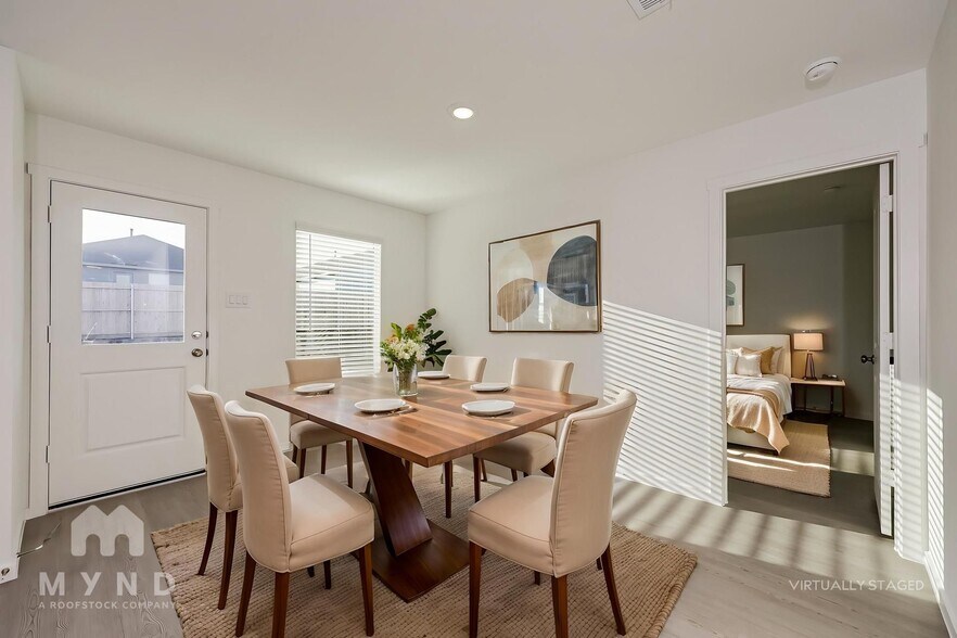 Building Photo - 2700 River Knl Ln