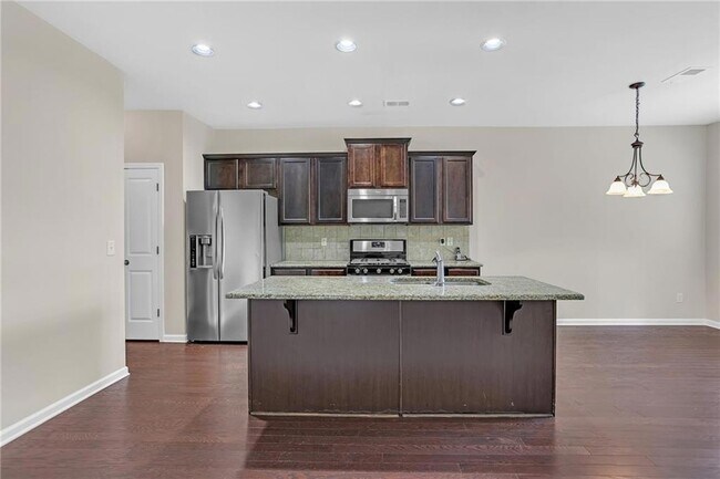 Building Photo - 568 Garden View Ct