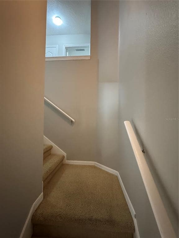 Building Photo - 559 Hiawatha Palm Pl