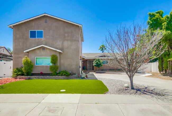 Building Photo - Wonderful SINGLE FAMILY Home with ADU over...