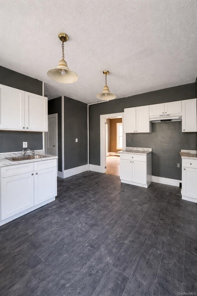 Building Photo - 440 N Main St