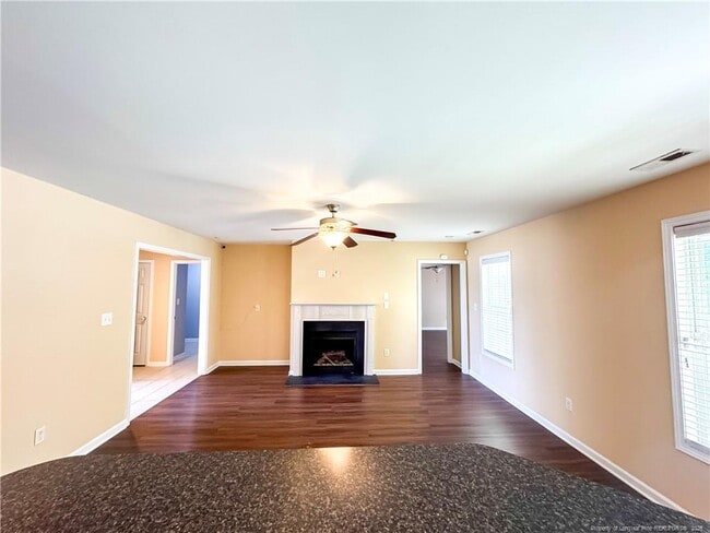 Building Photo - 865 Fairfield Cir