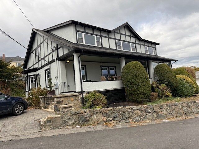 Building Photo - 106 Rockland St