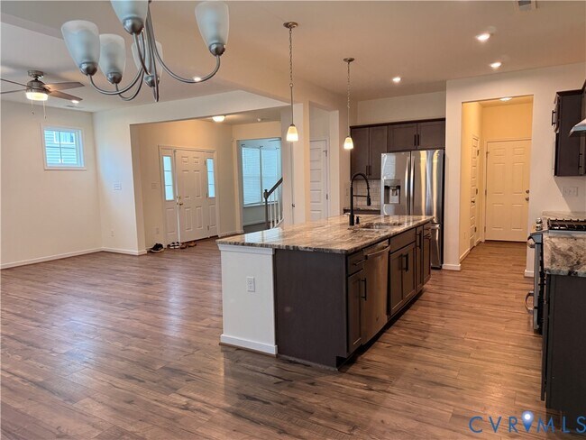 Building Photo - 18417 Palisades Ct