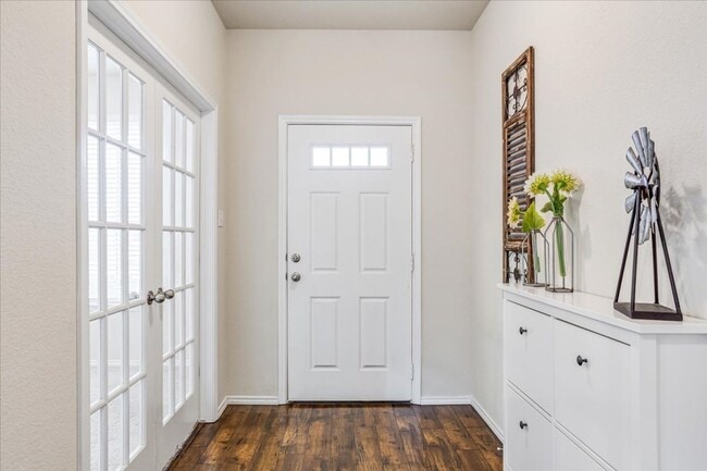 Building Photo - 4/2.5 in Midway ISD