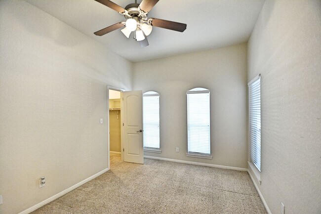 Building Photo - 1257 Nickel Creek