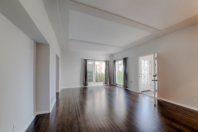 Living Room - 1246 S La Jolla Ave