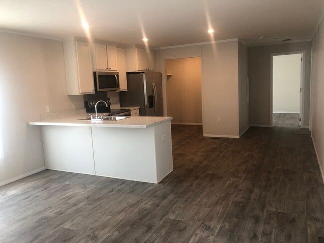 Building Photo - BRAND NEW-3 Bedroom / 2 Bath-MOVE-IN SPECI...