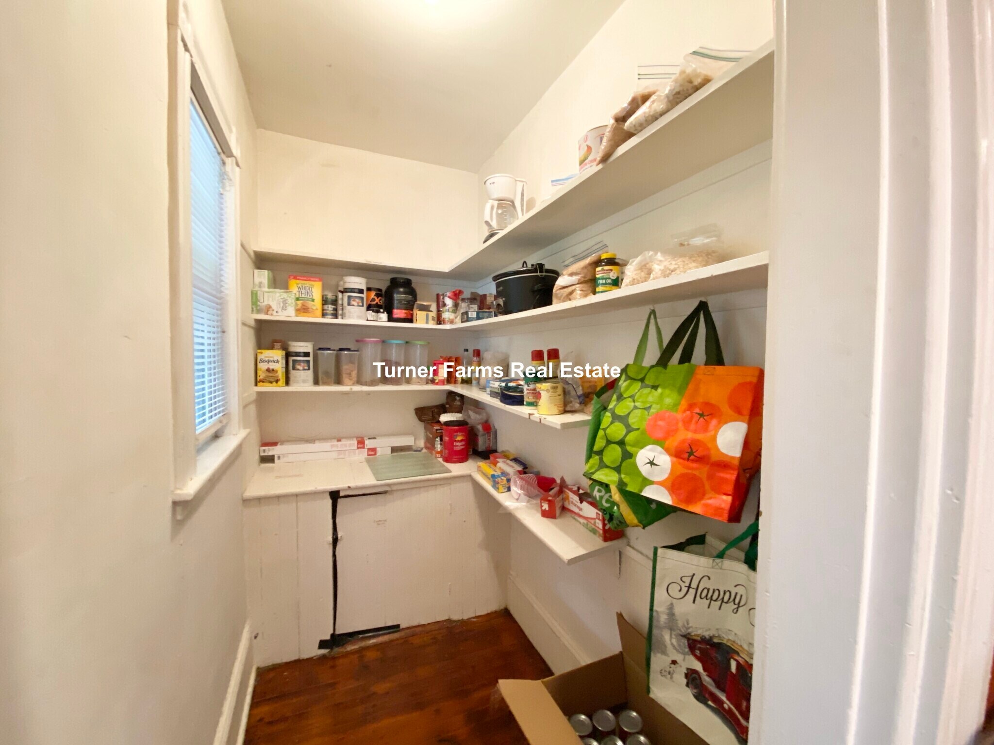 Building Photo - 10 Sachem St