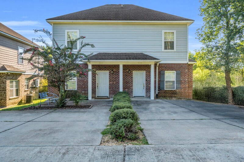 Building Photo - 921 Muirfield Dr