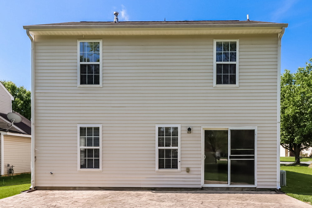 Building Photo - 10222 Green Hedge Ave