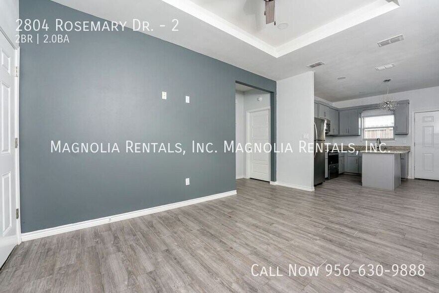 Building Photo - 2804 Rosemary Dr