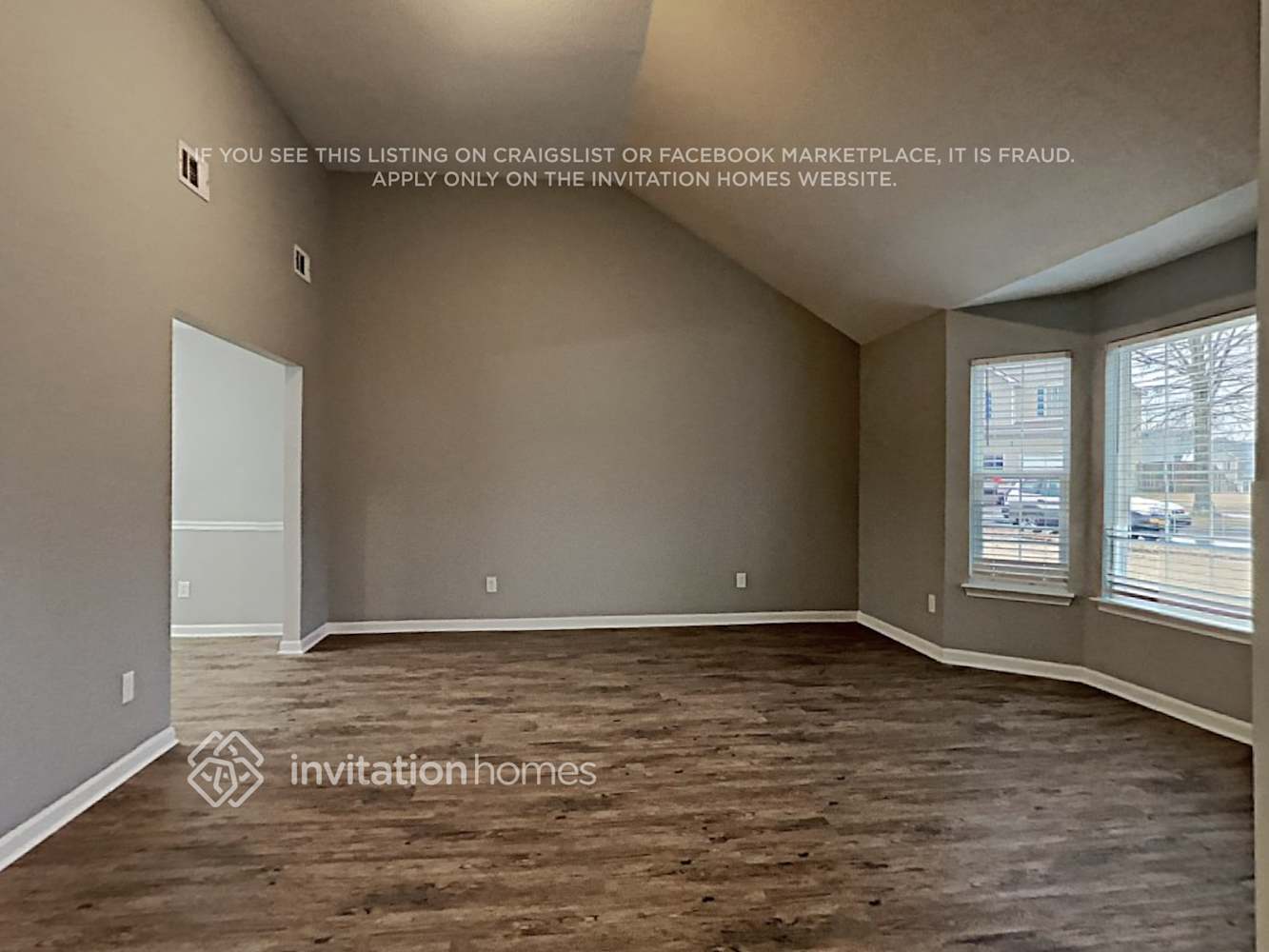 Building Photo - 3913 Arabian Way SW