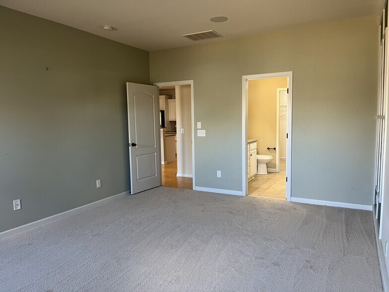 Building Photo - 105 E Neel Ranch Rd