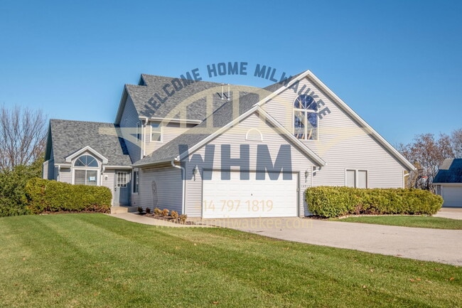 Building Photo - 18910 Hi View Dr