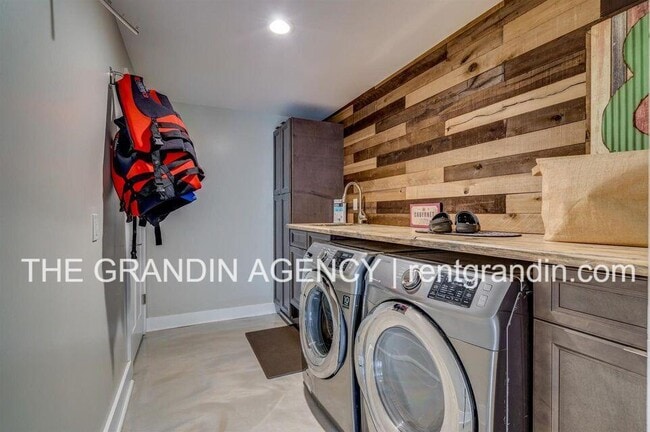 Building Photo - 1684 Dudley Amos Rd