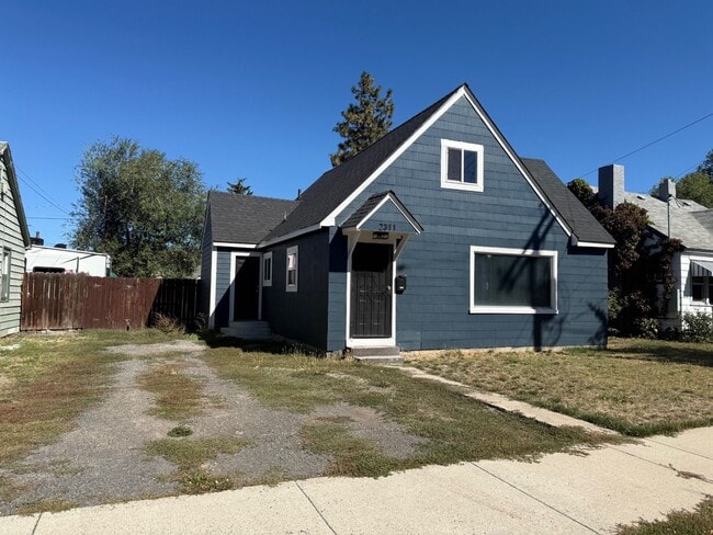 Building Photo - 2 Bed 1 Bath House