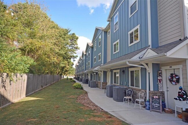 Building Photo - 21155 Gosling Rd