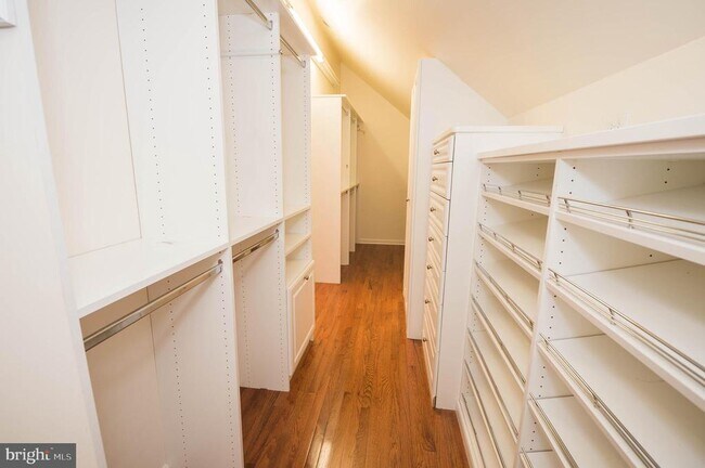 Building Photo - 5482 Royal Mile Blvd