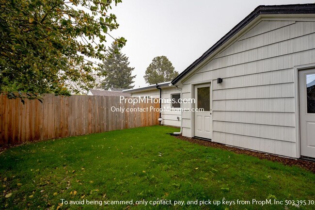 Building Photo - Well-Designed 1-Bedroom Duplex in Vibrant ...