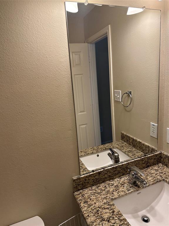 Building Photo - 17523 Poplar Canyon Ln