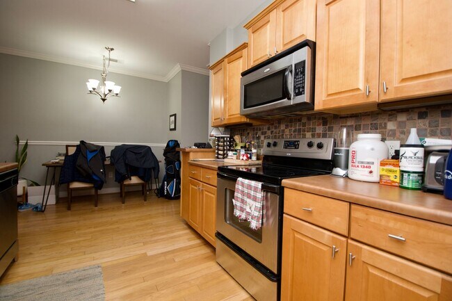 Building Photo - Spacious 3-Bedroom Condo Near Auburn University!