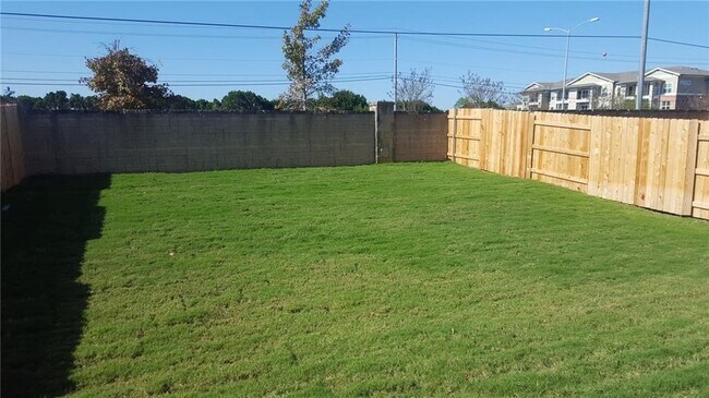 Building Photo - 9404 Hunter Ln