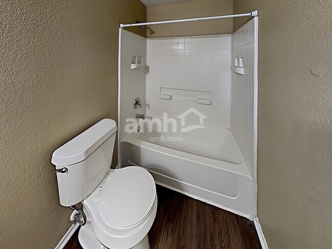 Building Photo - 8505 Hawkview Dr
