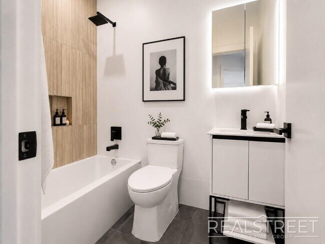 Building Photo - Modern Two-Bedroom with In-Unit Laundry and G Train Access — Available September 1