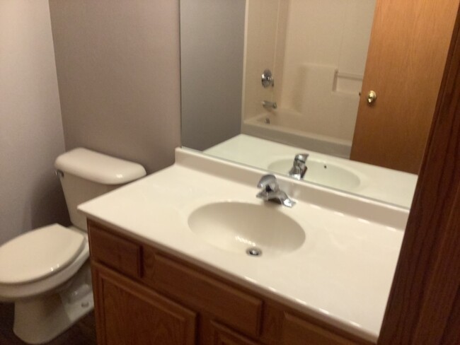 Building Photo - 10996 Meadowsweet Ln